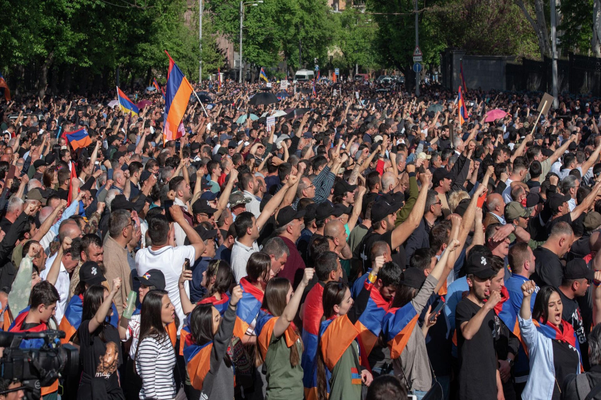Оппозиция начала шествие в центре Еревана