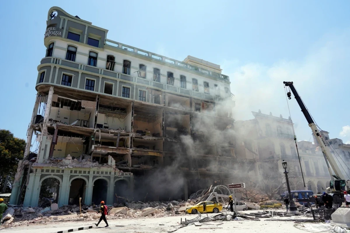 Число жертв взрыва в отеле в Гаване превысило 30