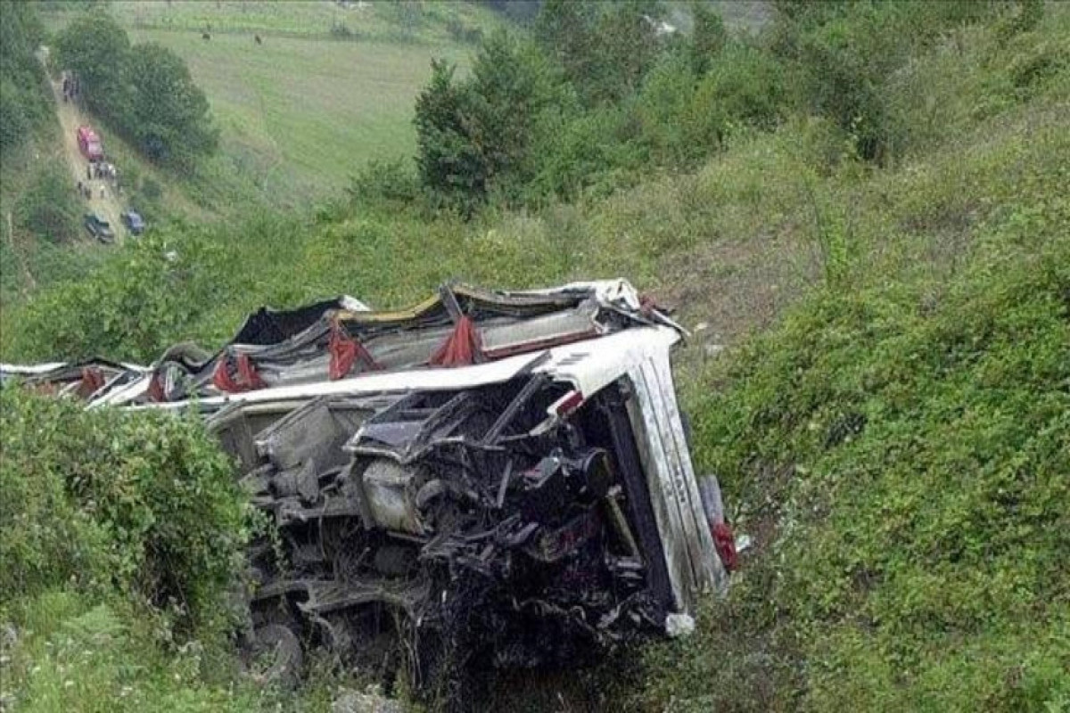 At least 5 killed in bus crash in western Bolivia