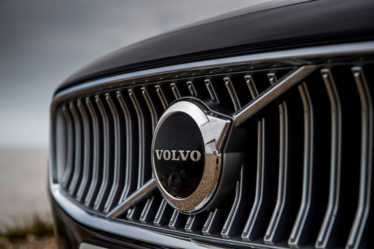 "Volvo Cars" istehsalı dayandırır