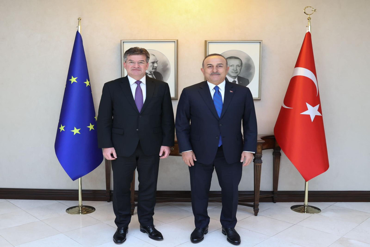 Çavuşoğlu Layçakla Ukraynanı müzakirə edib