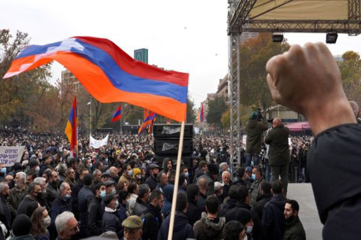 Армянская оппозиция проводит новый митинг на площади Франции в Ереване