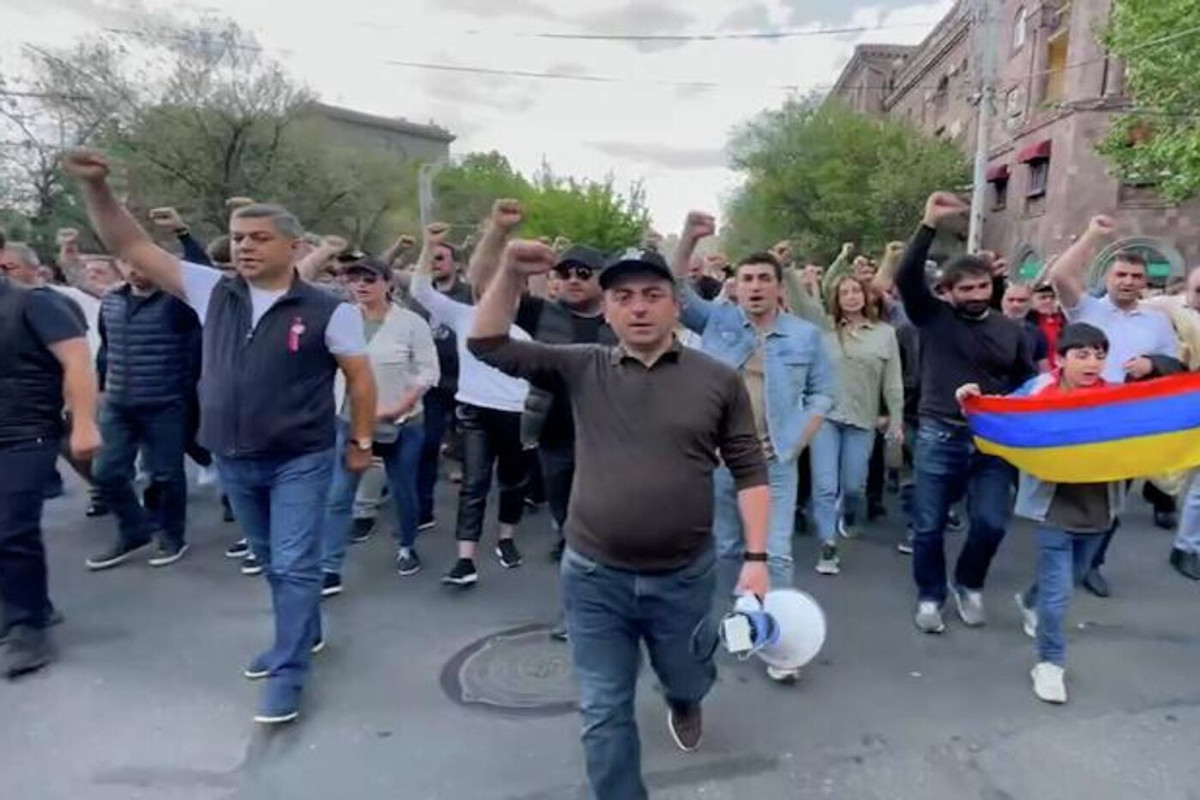 Armenian opposition resumes daily anti-government demonstrations