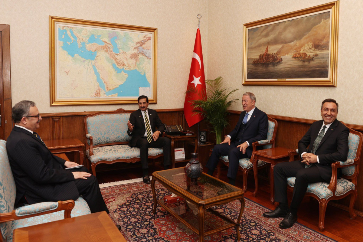 Turkish National Defense Minister Hulusi Akar met with Pakistan's Deputy Defense Minister-PHOTO 