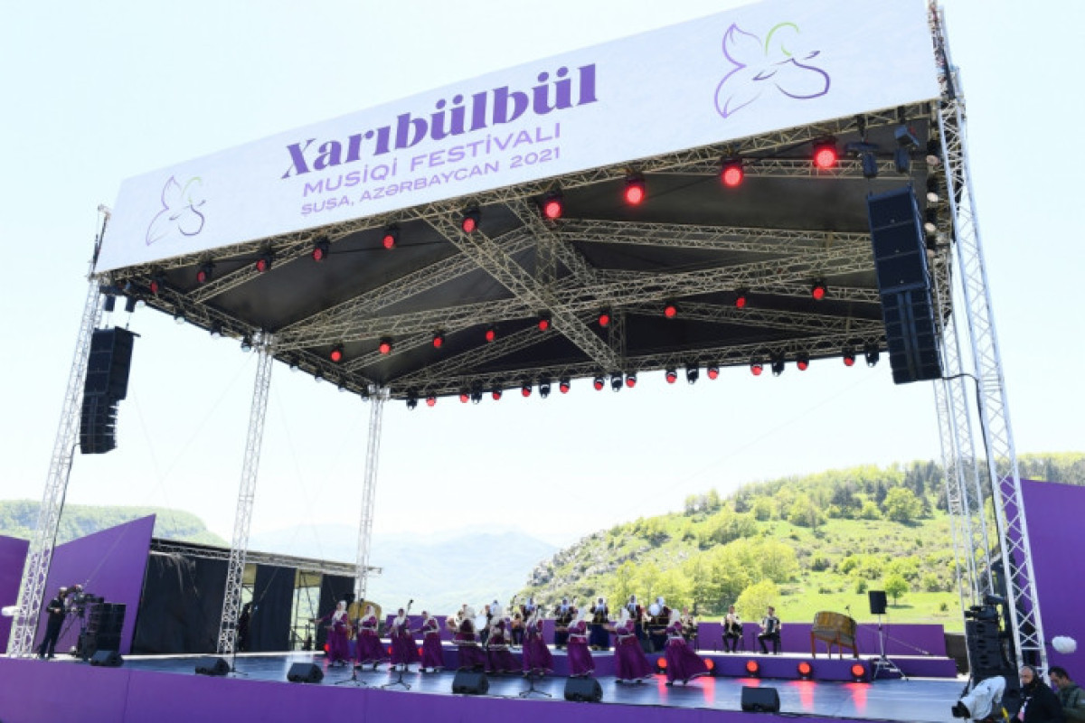 Şuşada V “Xarıbülbül” Festivalı başlayıb, Prezident və birinci xanım açılışda iştirak edir