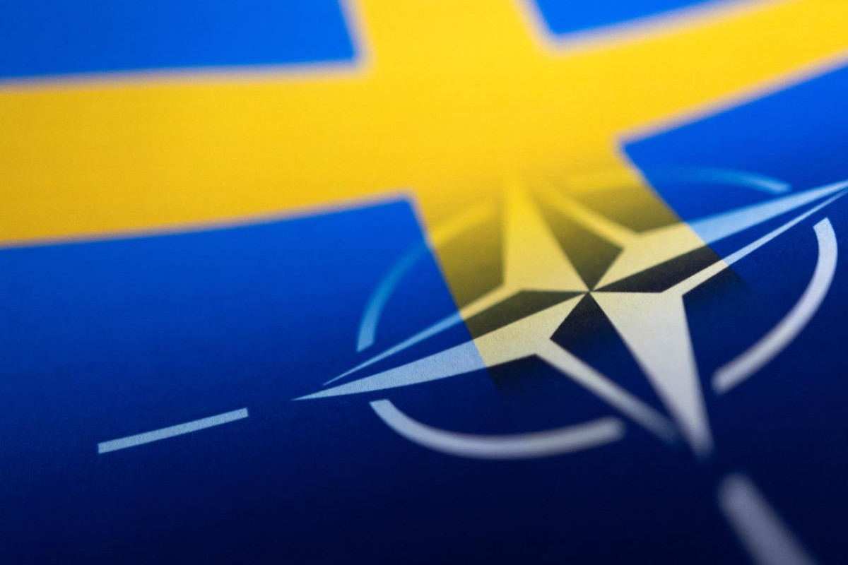 Sweden plans to send NATO application next week, Expressen daily says