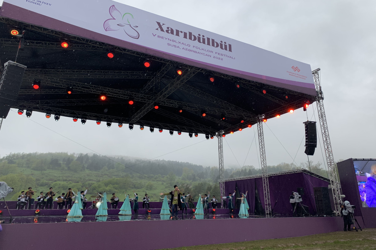 Şuşada V “Xarıbülbül” Festivalının açılışı olub, Prezident və birinci xanım açılışda iştirak edib  - VİDEO  - YENİLƏNİB 1 