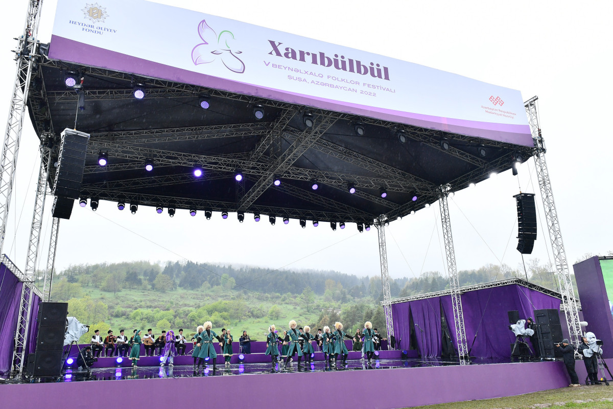 Şuşada V “Xarıbülbül” Festivalının açılışı olub, Prezident və birinci xanım açılışda iştirak edib  - VİDEO  - YENİLƏNİB 1 