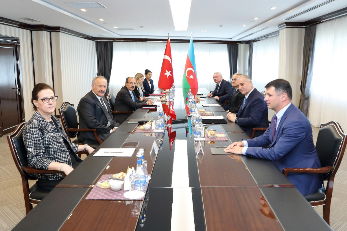 Глава СГБ встретился с генсеком Совета нацбезопасности Турции