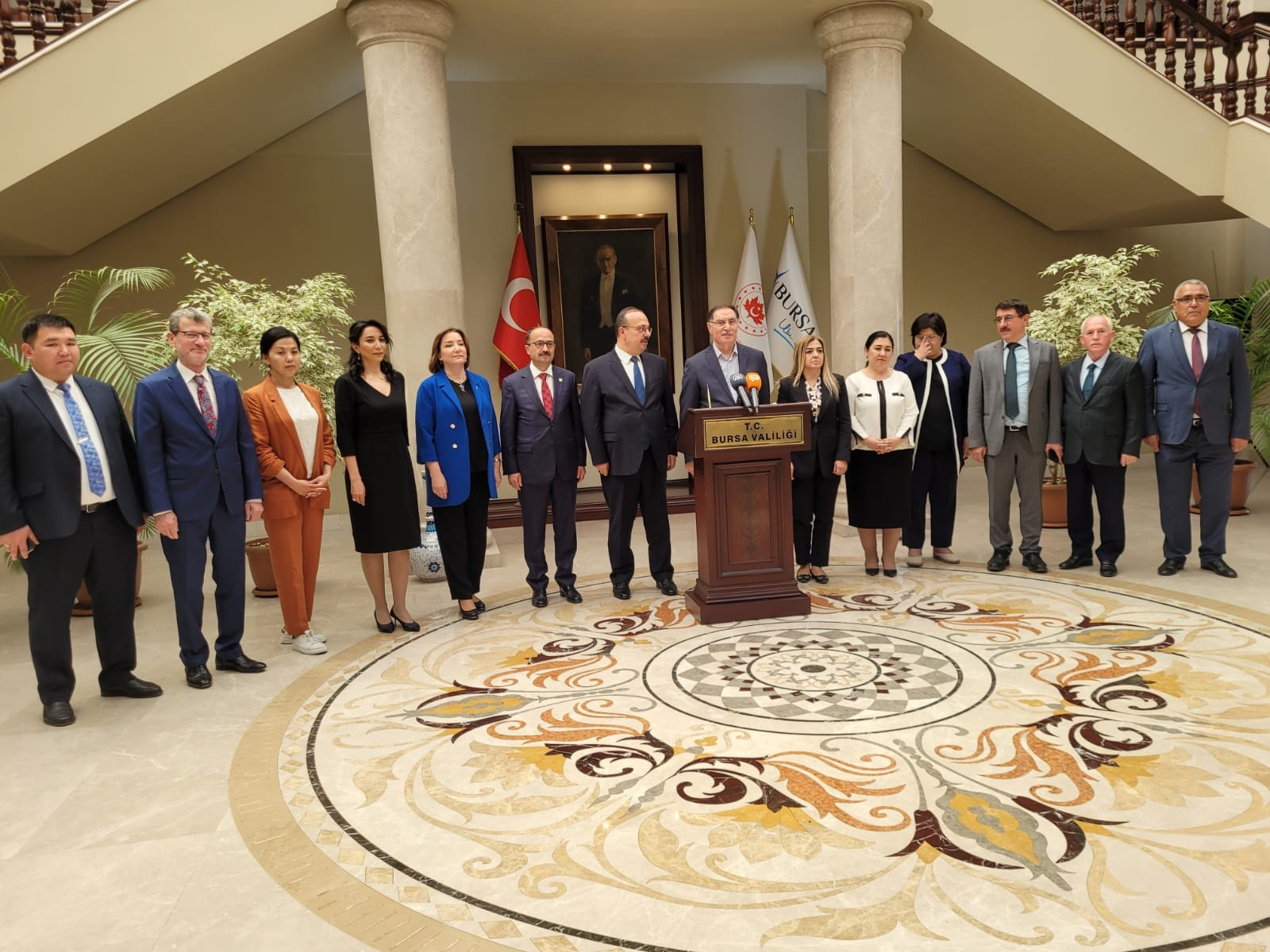 Ombudsman Türkiyənin Bursa valisi, bələdiyyə sədrləri ilə görüşüb - FOTO 