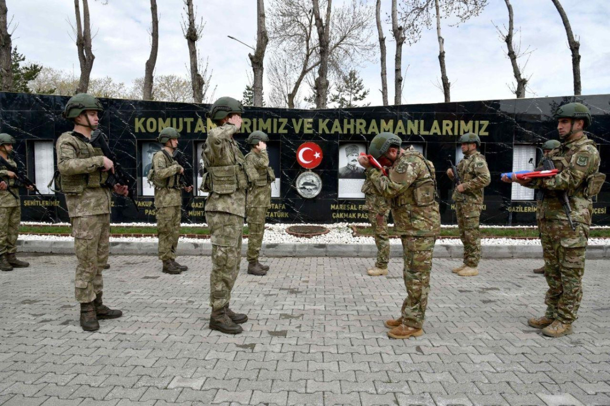 Азербайджанские военнослужащие участвуют в учениях в Турции