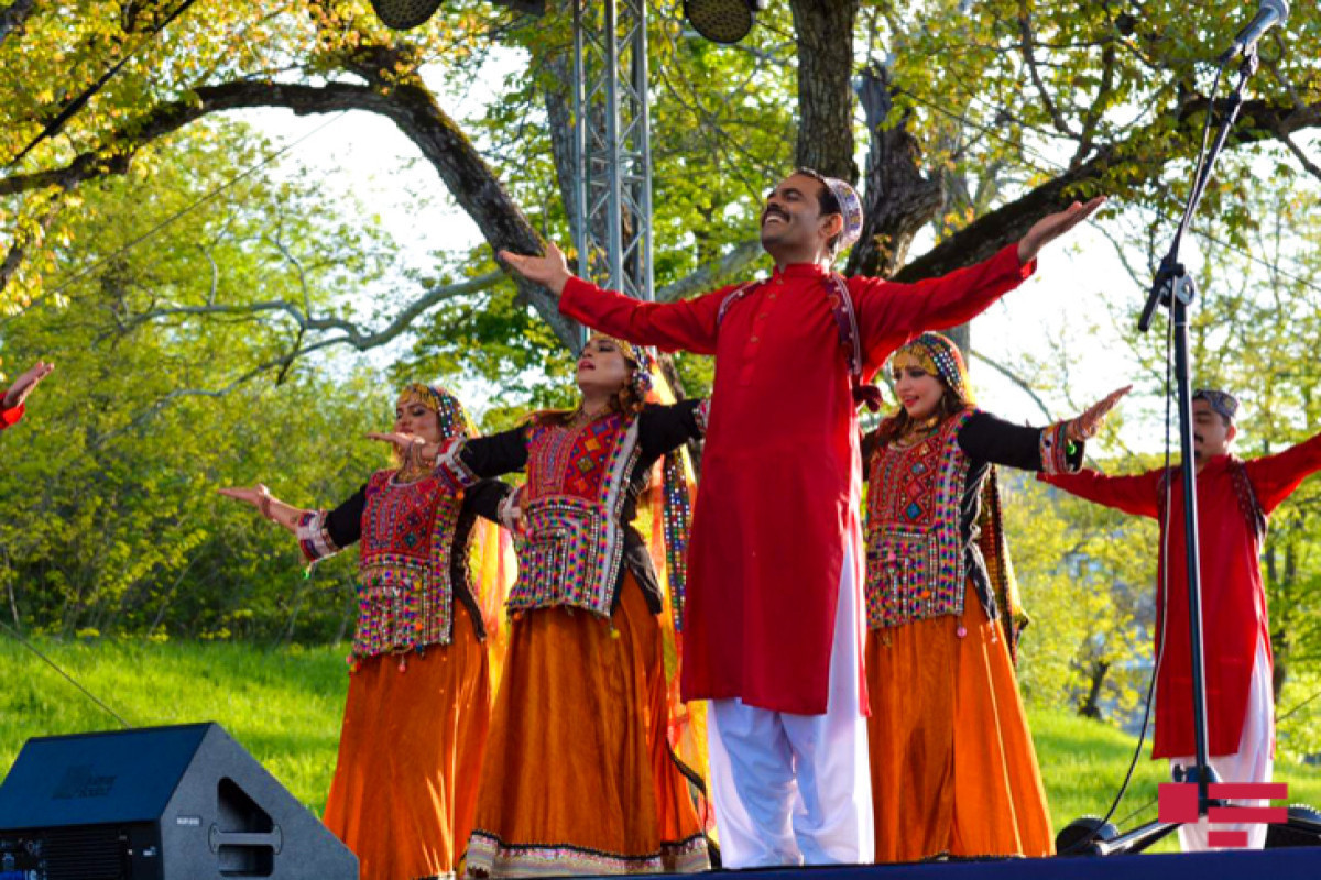 Международный фольклорный фестиваль «Харыбюльбюль» в Шуше