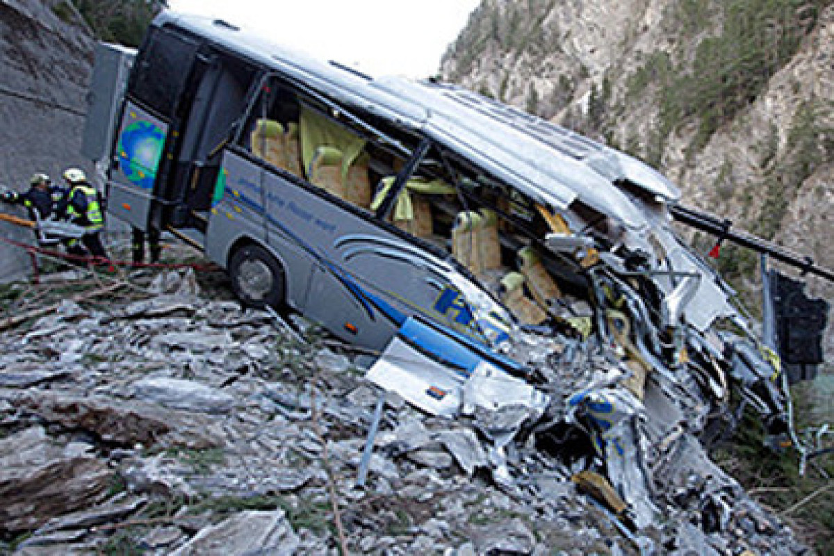 Peruda avtobus qəzaya uğrayıb, 11 nəfər ölüb