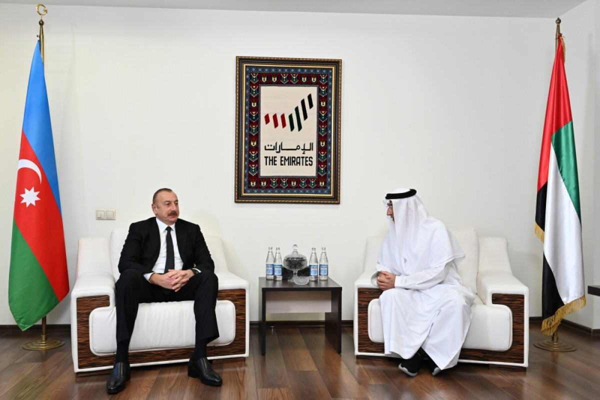 Президент Ильхам Алиев посетил посольство ОАЭ