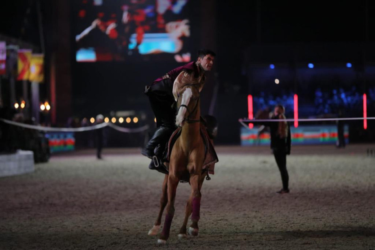Londonda Qarabağ atlarının şousu böyük coşqu ilə qarşılanıb - FOTO 