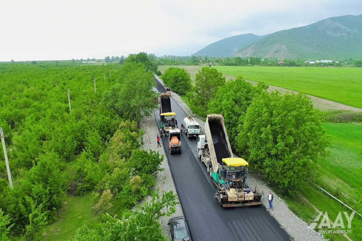 Реконструкция автодороги Огуз-Шеки продолжается