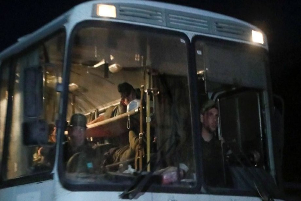 RT: С «Азовстали» выехали десять автобусов с украинскими военными
