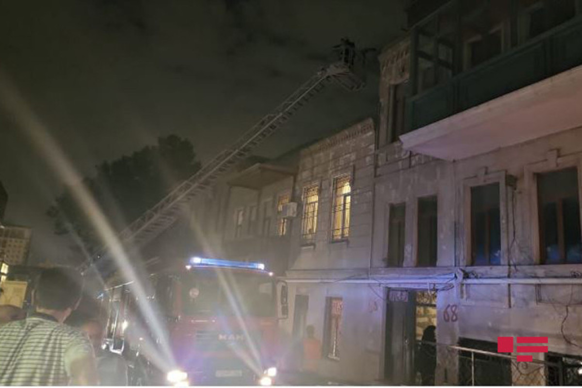 В Баку потушен пожар в жилом доме -ФОТО -ВИДЕО -ОБНОВЛЕНО 