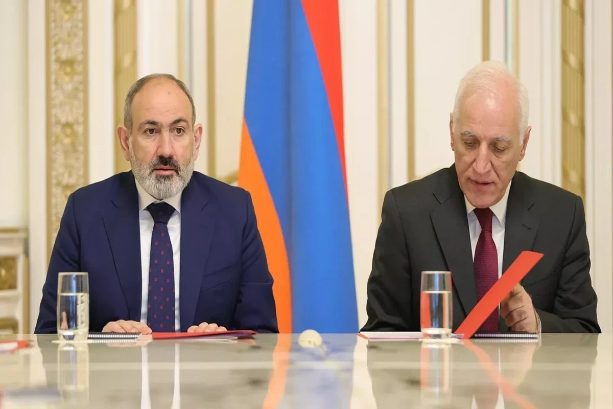Armenian PM holds Security Council session