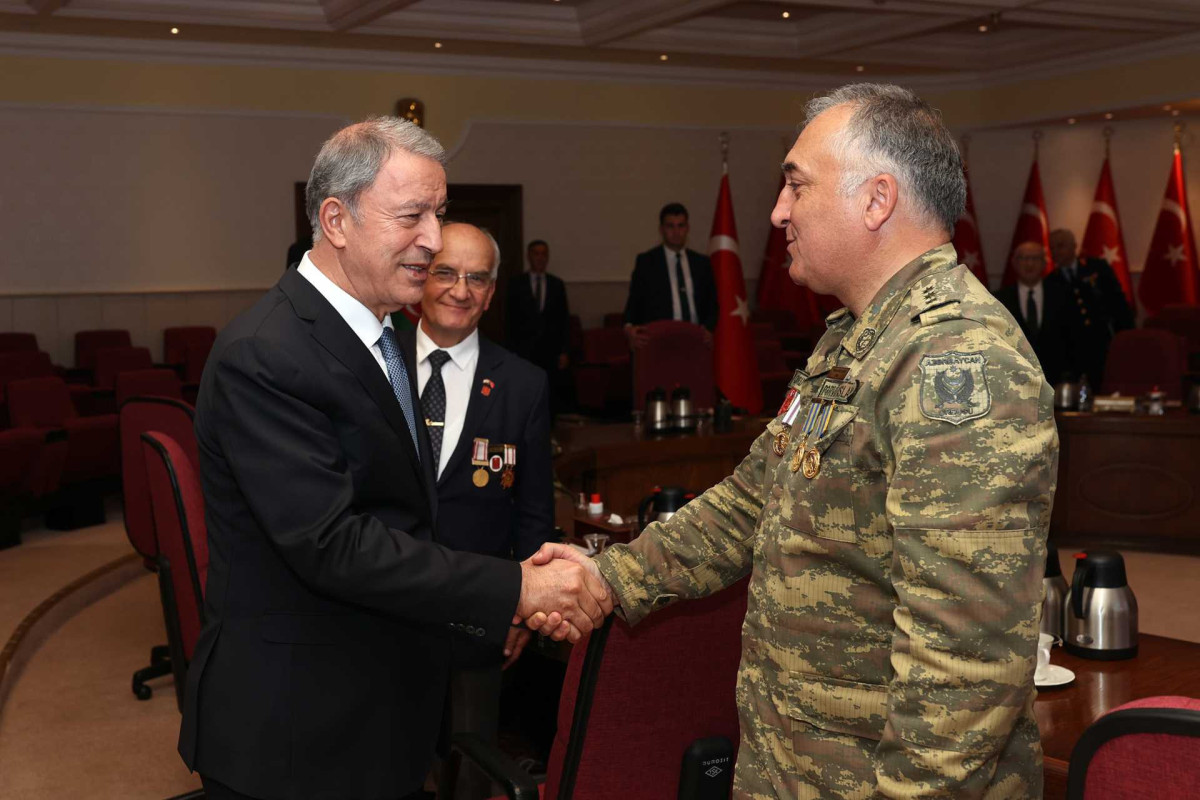 Министр национальной обороны Турции Хулуси Акар принял ветеранов Вооруженных сил Азербайджана