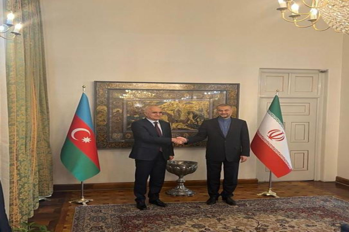 Шахин Мустафаев встретился с министром иностранных дел Ирана
