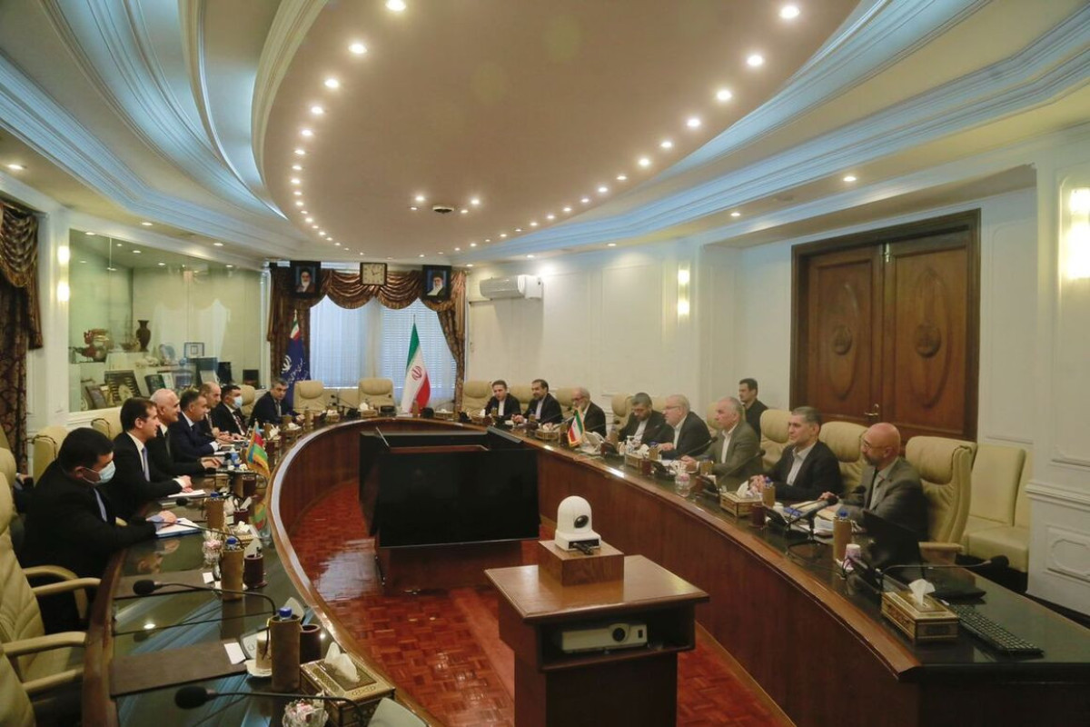 Şahin Mustafayev İranın energetika və neft nazirləri ilə görüşüb