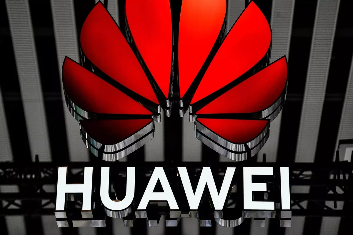 Canada Bans Huawei, ZTE Products, Services