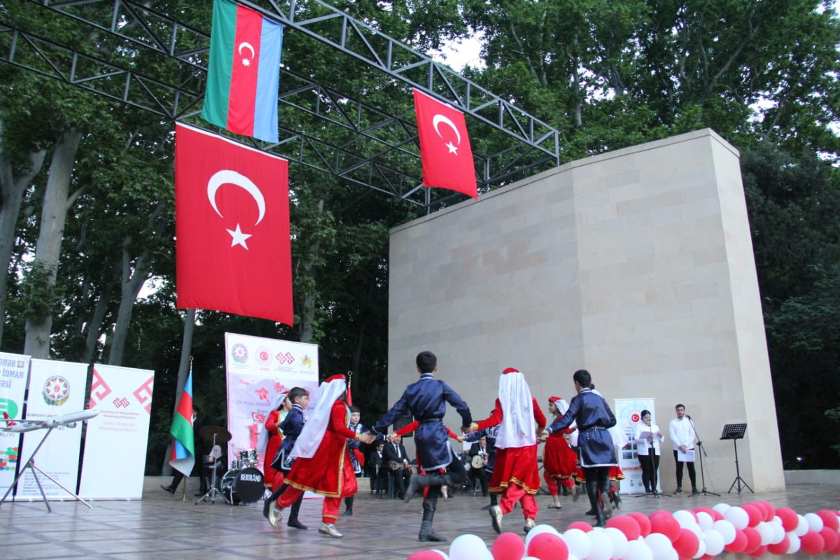 Gəncədə 19 May - Atatürkü anma, Gənclik və İdman Günü
