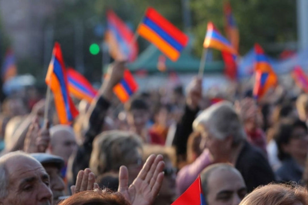 Шествие оппозиции в Ереване дошло до резиденции Пашиняна-ОБНОВЛЕНО 