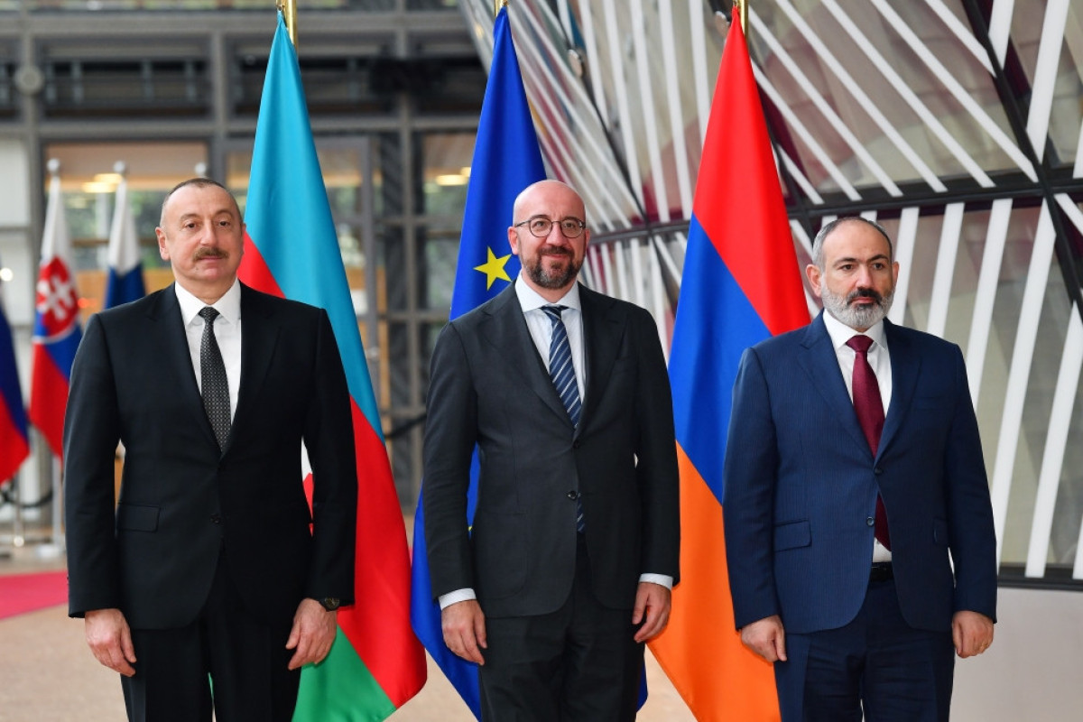 European Council President makes press statement following trilateral meeting with Azerbaijani and Armenian leaders