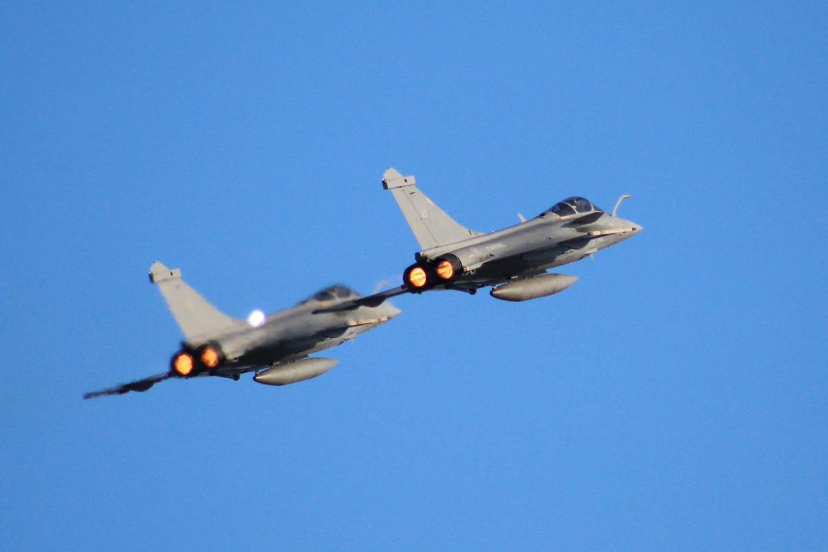 Два истребителя ВКС Франции столкнулись в воздухе на авиашоу