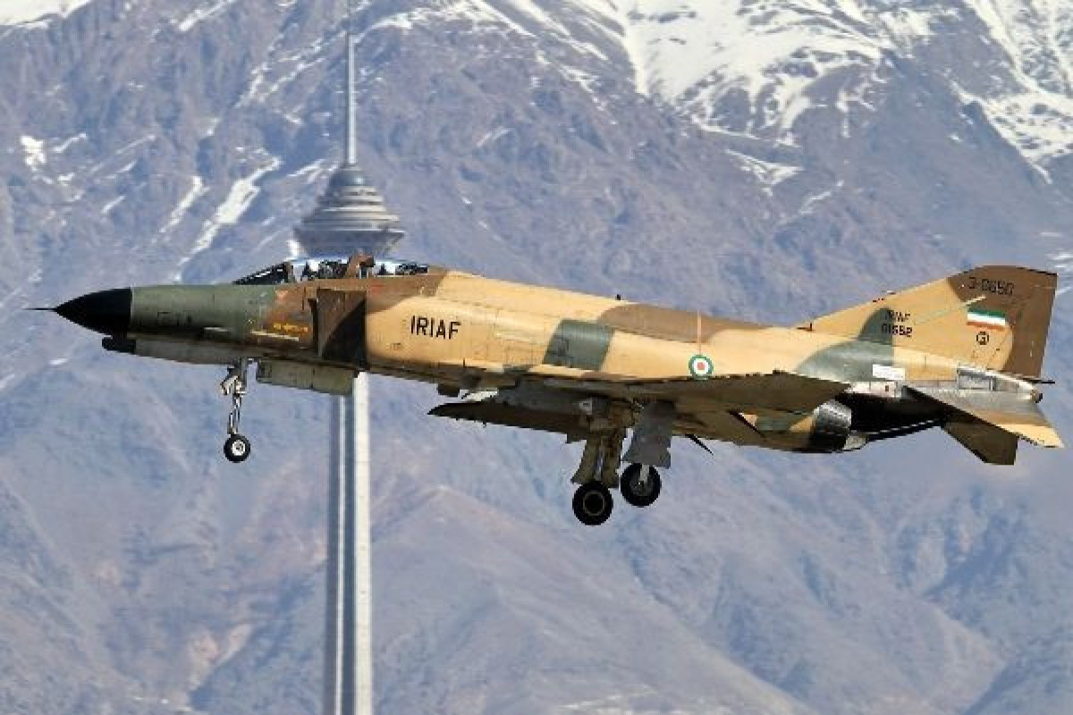 Two Iranian pilots killed after F7 jet crashes
