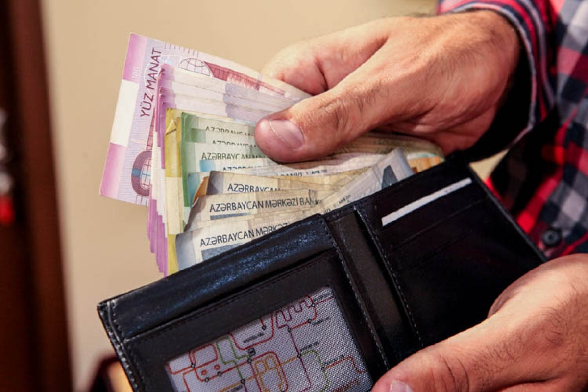 Кредиты клиентам в Азербайджане выросли на 1 млрд 181,3 млн манатов