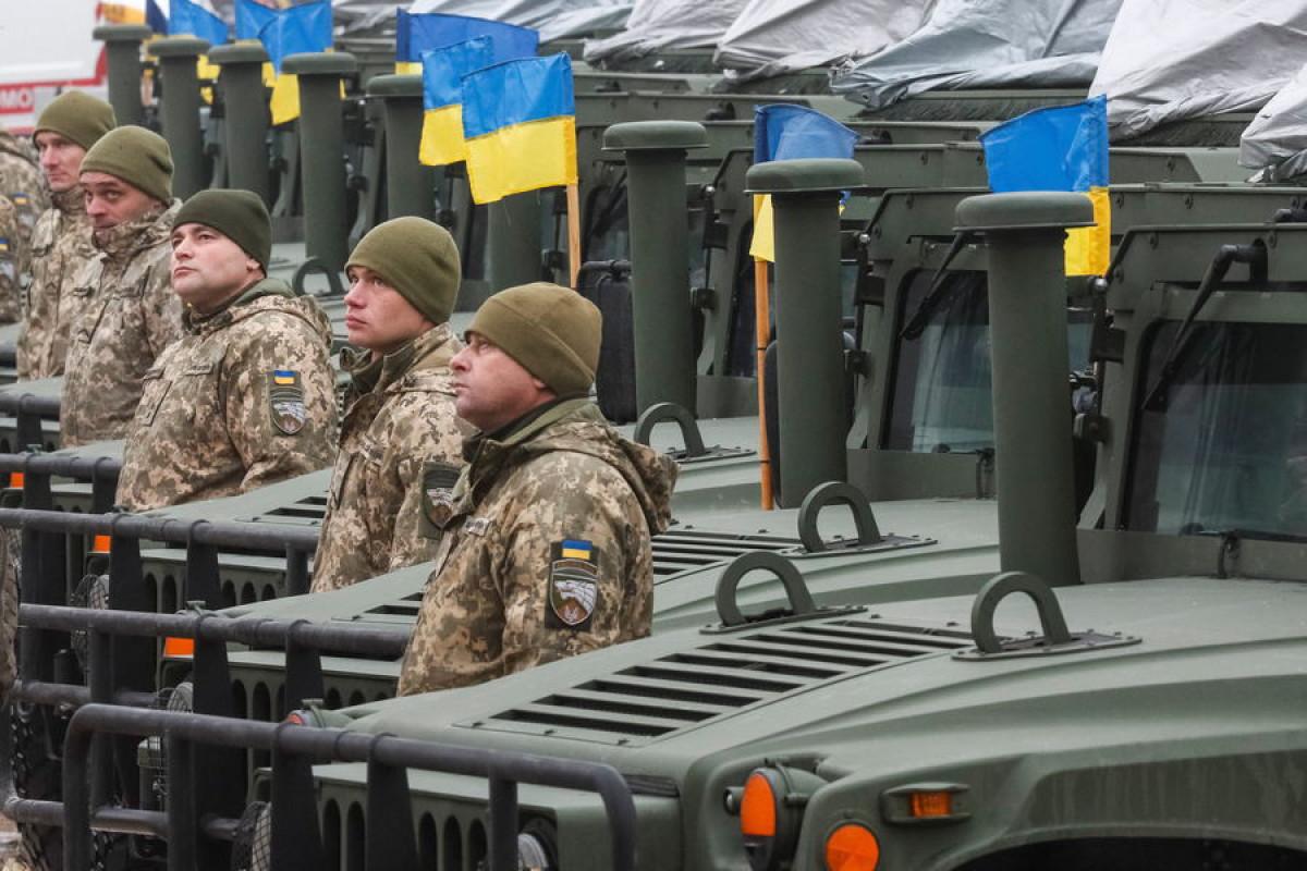 Çexiya Prezidenti 11 vətəndaşa Ukrayna ordusuna qoşulmağı qadağan edib