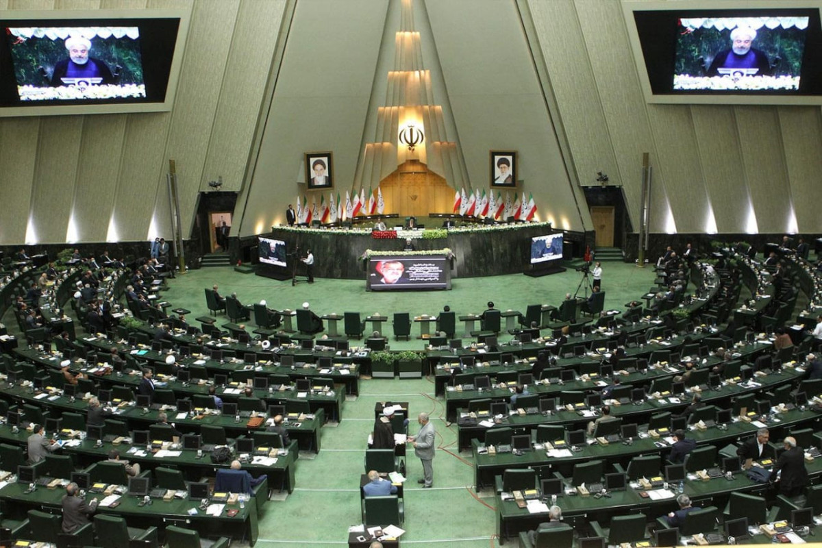 Məhəmməd Bağır Qalibaf yenidən İran parlamentinin spikeri seçilib
