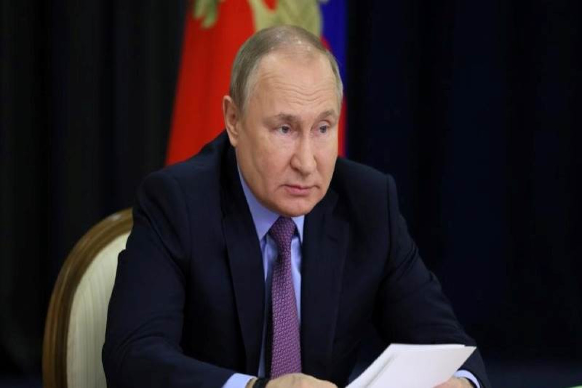 Putin announces 10% min. wage, pensions increases