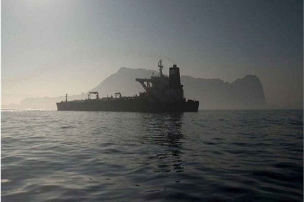 İran Yunanıstan gəmilərini saxlayıb 