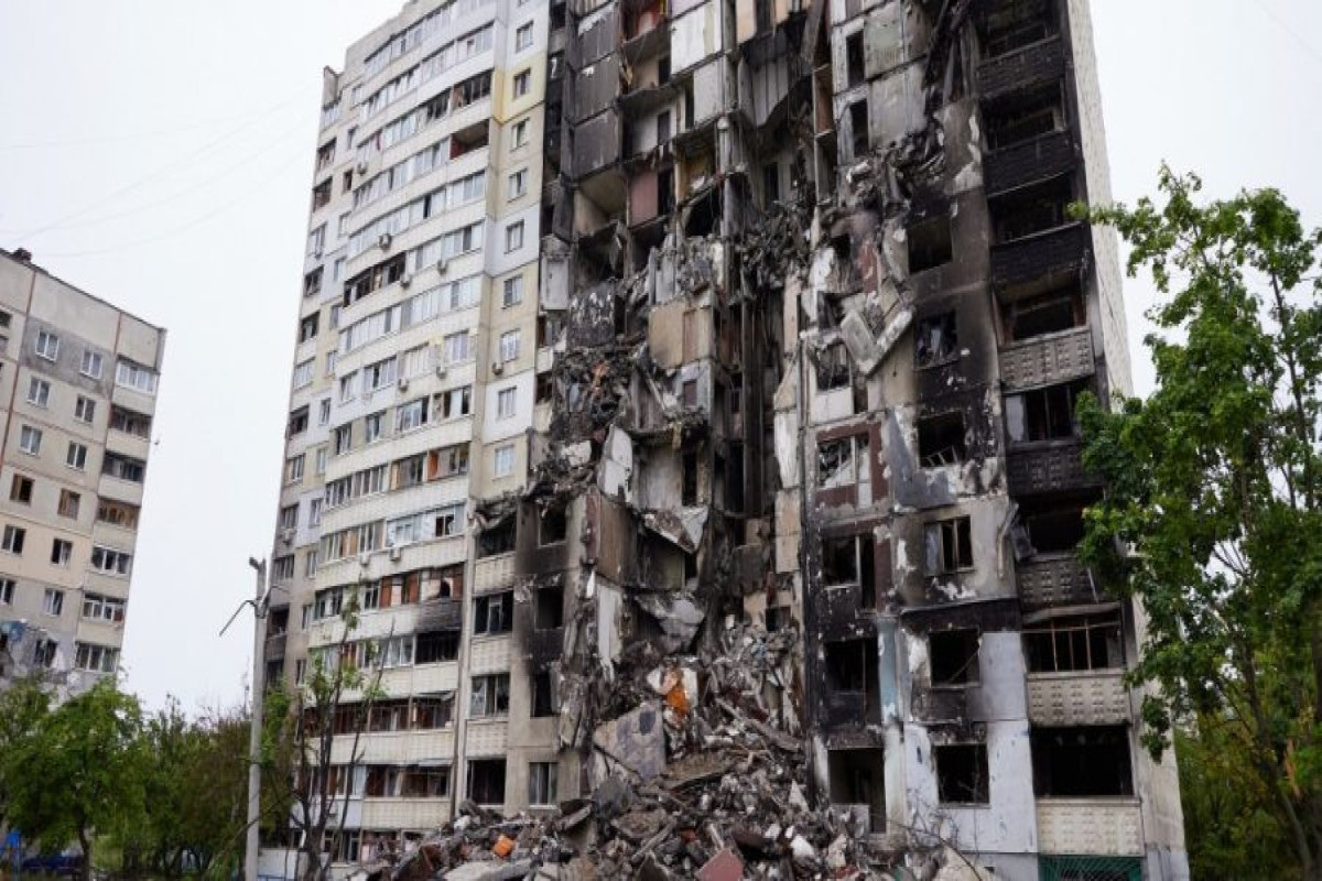 Zelenski bütün Ukrayna ərazisində panel evlərin sökülməsini təklif edib