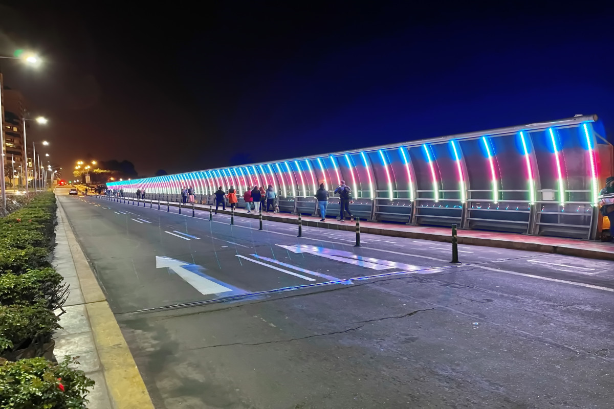 Знаменитый мост в столице Перу Лиме окрасился в цвета азербайджанского флага-ФОТО 