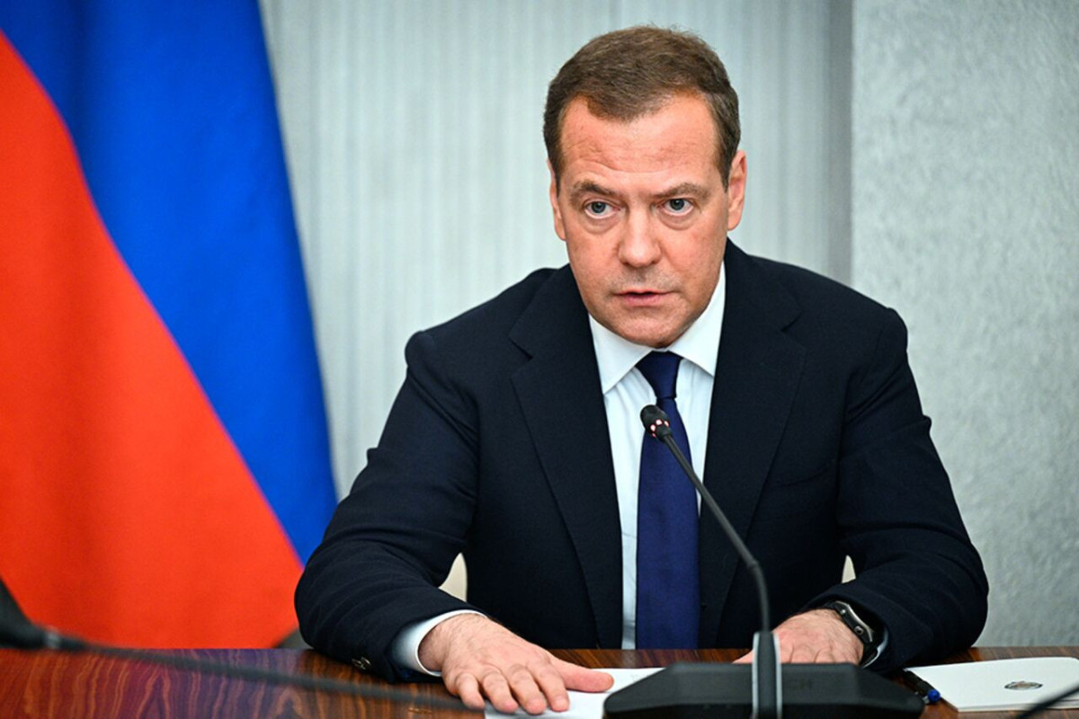 Medvedev: Yalnız Rusiyanın tam qələbəsi qlobal münaqişənin qarşısını ala bilər