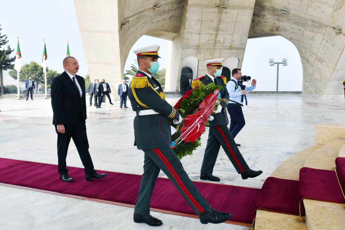 President Ilham Aliyev visited Martyrs Memorial and Mujahid Museum in capital city Algiers-UPDATED 