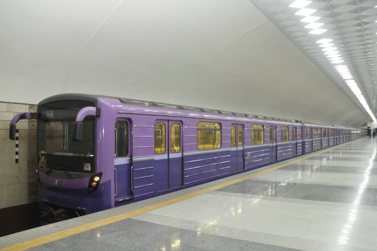 На «фиолетовую» линию бакинского метро пущен состав из 7 вагонов