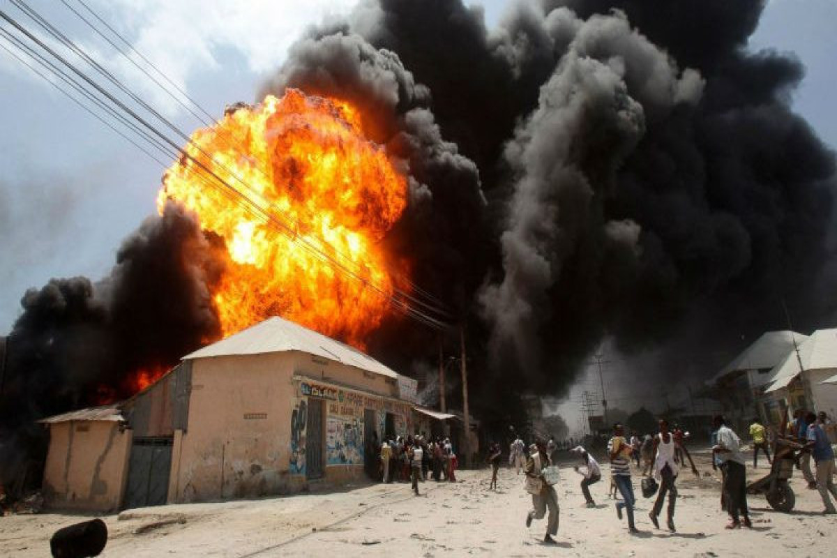 Число жертв во взрывах в Сомали достигло 121