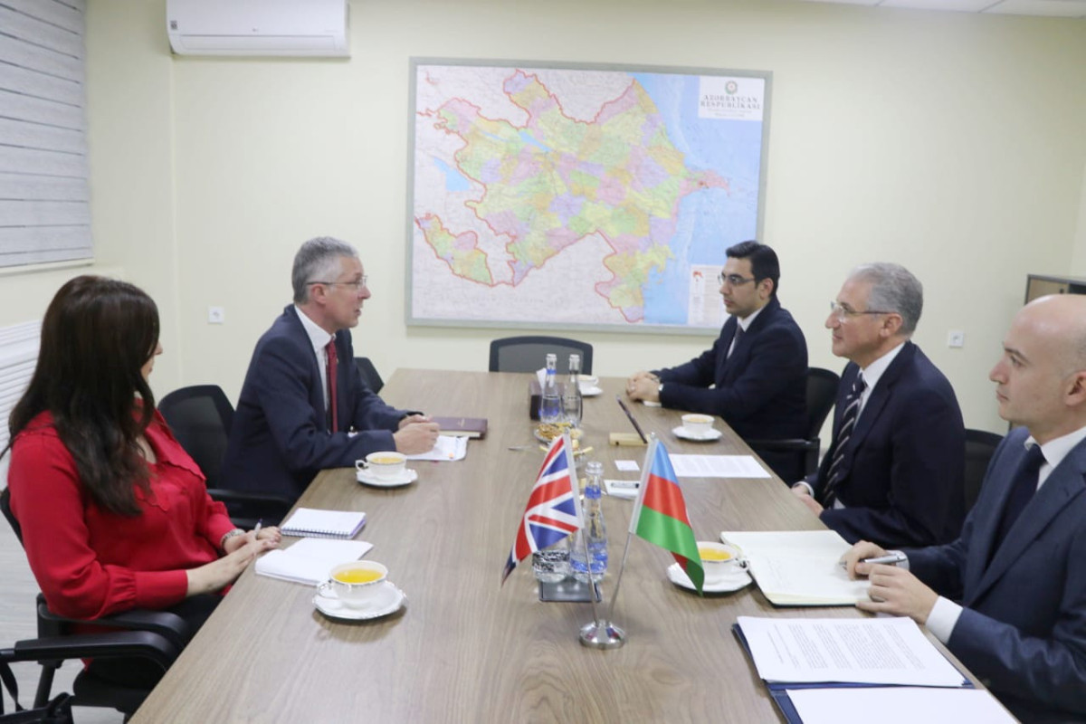 встреча посла Великобритании в Азербайджане Фергуса Аулда и министра экологии и природных ресурсов Мухтара Бабаева