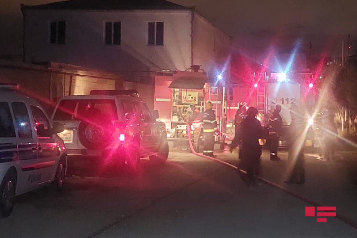 Bakıda fərdi yaşayış evindəki yanğın söndürülüb  - FOTO  - YENİLƏNİB  - VİDEO 