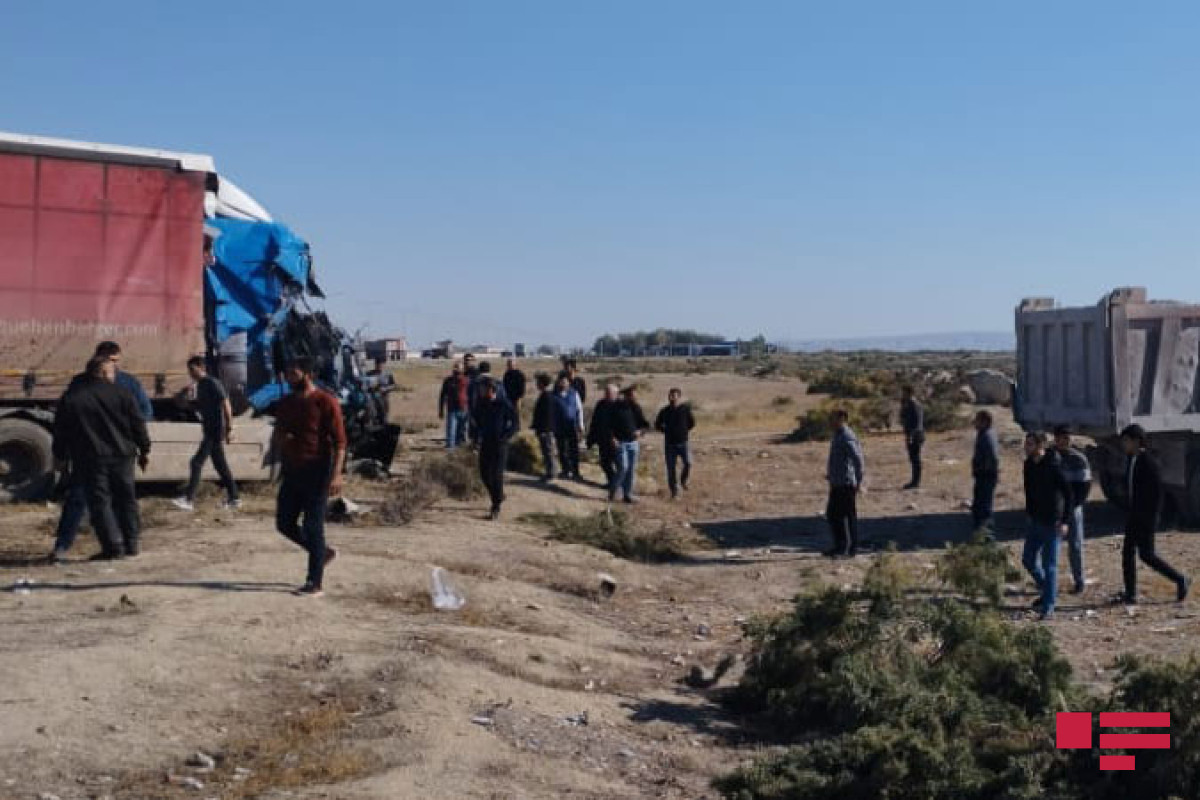 Hacıqabulda "KamAZ"la TIR toqquşub, xəsarət alan var