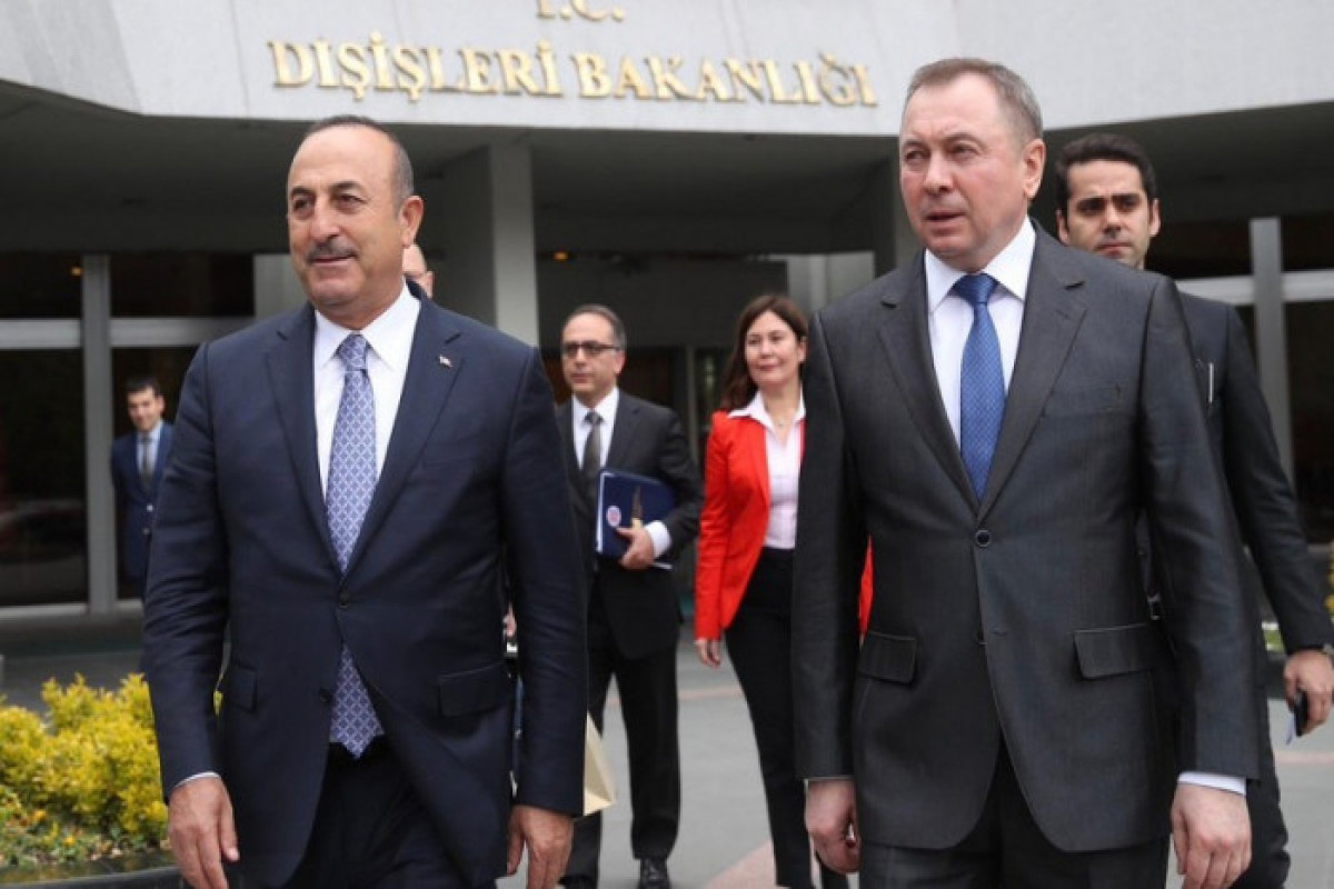 Çavuşoğlu belaruslu həmkarı ilə taxıl dəhlizini müzakirə edib