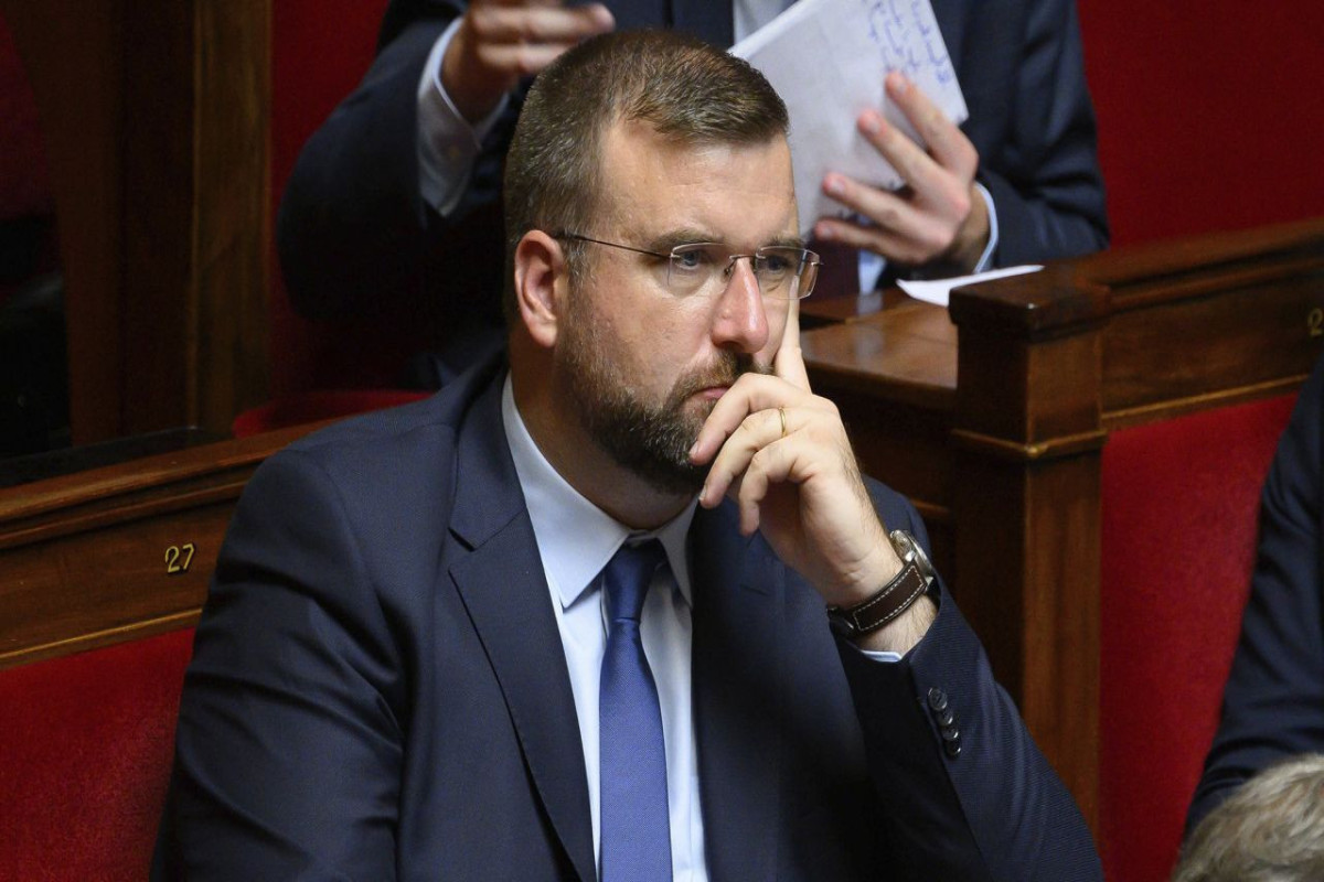 В парламенте Франции разразился расистский скандал