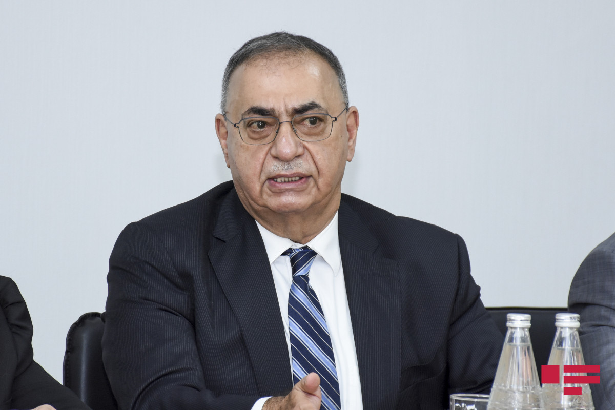 Asim Mollazadə: “Yaradılan partiyaların sədrləri psixoloji yoxlamadan keçirilməlidir”