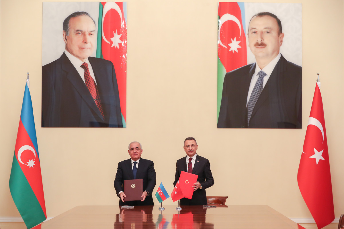 Azərbaycan-Türkiyə Hökumətlərarası Komissiyasının iclası keçirilib, sənədlər imzalanıb
